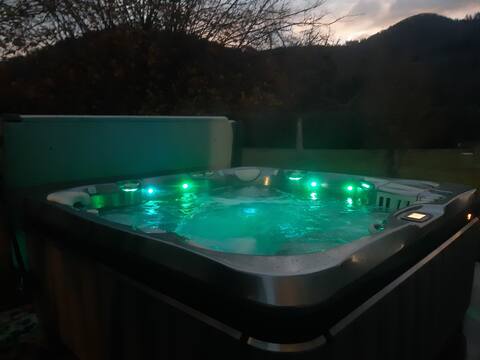 A HOT TUB just for us