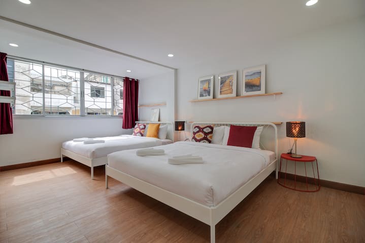 8 Bedroom 22 Persons Townhouse in Center