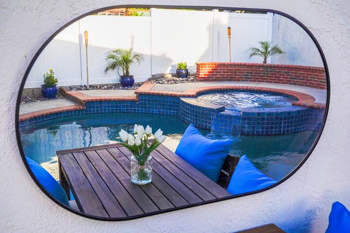 Luxurious 3 Bedroom House w/ Pool gallery image 5