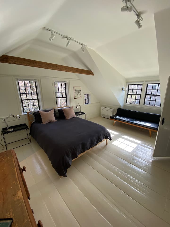 楼上主卧（标准双人床）