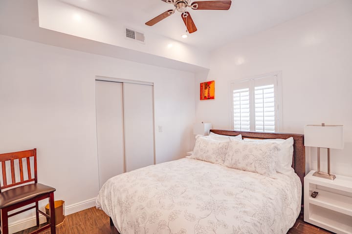 غرفة النوم 2 (الطابق الأرضي)