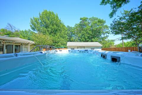 Swim Spa retreat, game room, close to Stockyards!