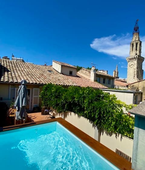 Successful Airbnb property: Hyper-center-Rare-Apartment**** Terrace Pool Clim in Avignon