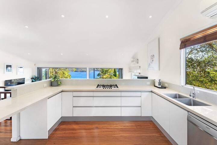 The Shangri-La in Bilgola Plateau – Stunning views gallery image 5