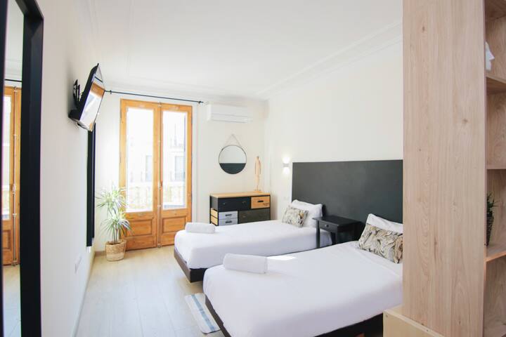 Luxury apartment in the heart of Barcelona gallery image 2