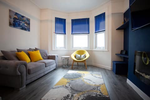 Sunflower Apartment - Cliffside near Pavilion