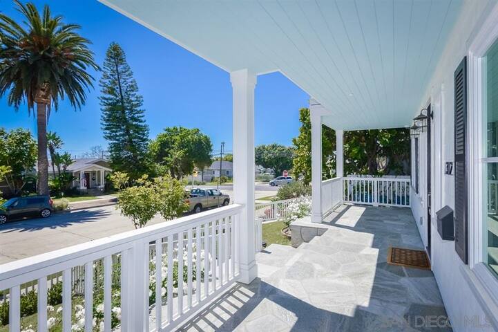 5 Bed LUXURY family house, 8 blocks from the beach gallery image 5