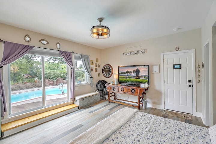 Salt Of The Island Retreat W/ Pool On The Lake - Charleston, SC