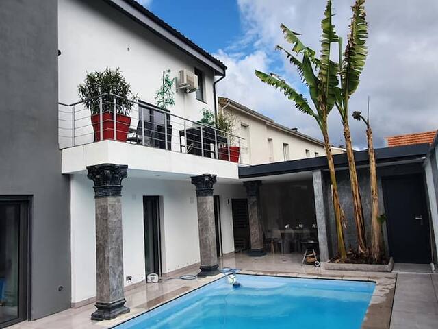 Belle maison d’architecte avec piscine