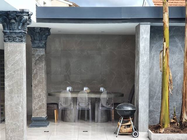 Belle maison d’architecte avec piscine gallery image 5