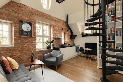 Modern Loft in Old Town