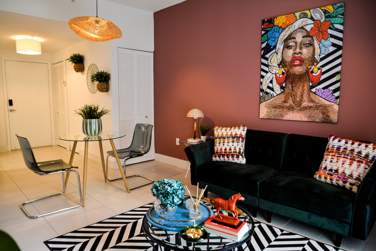 Top Airbnb: Little Havana Apart / Centrally Located Free parki in East Little Havana