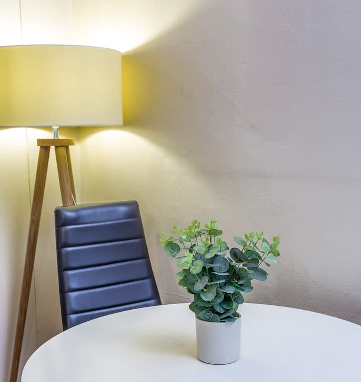 20 Metres From Rosebank Precinct And Starbucks - Johannesburg
