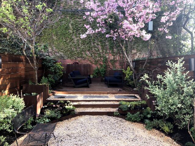 Beautiful, Spacious 4 BR Brooklyn Brownstone gallery image 3