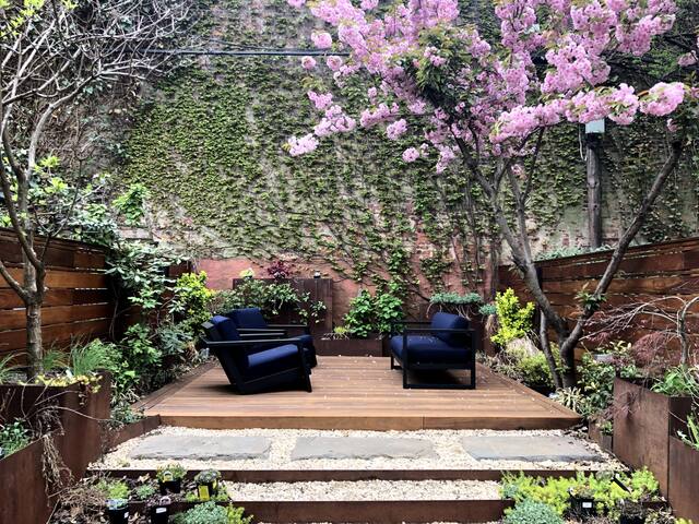 Beautiful, Spacious 4 BR Brooklyn Brownstone gallery image 2