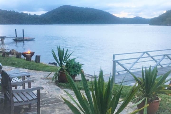 Julians On Coba . Waterfront . Hawkesbury River