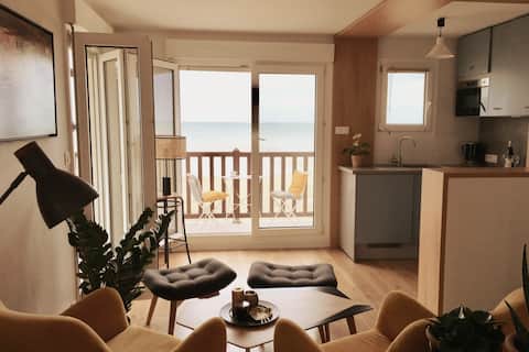 RARE! Beautiful apartment with the sea at your feet