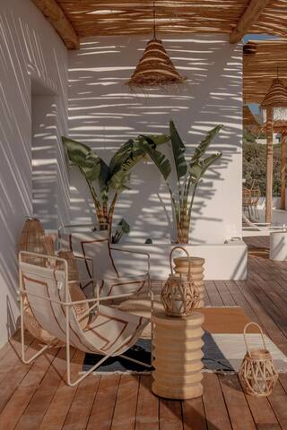 Villa Lev Antiparos • Beach & In-House Staff gallery image 5