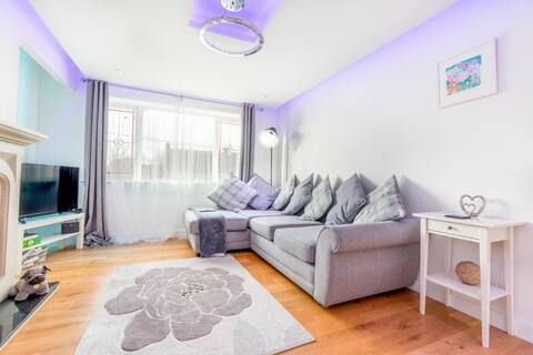 Cosy, modern apartment minutes from Shrewsbury
