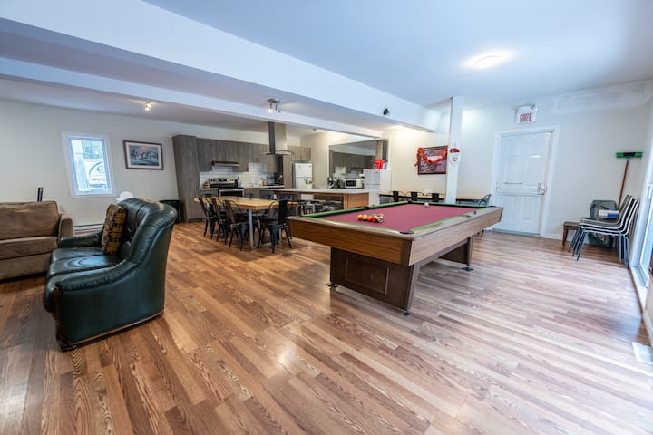 Très Spacieux Chalet Des Vallons Et Billard - Princeville
