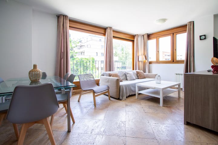 Arturo Soria – 3 bedrooms with pool and parking