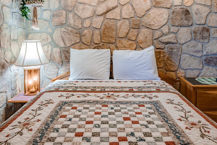 Slatki snovi na luksuznom madracu od memorijske pjene Queen!