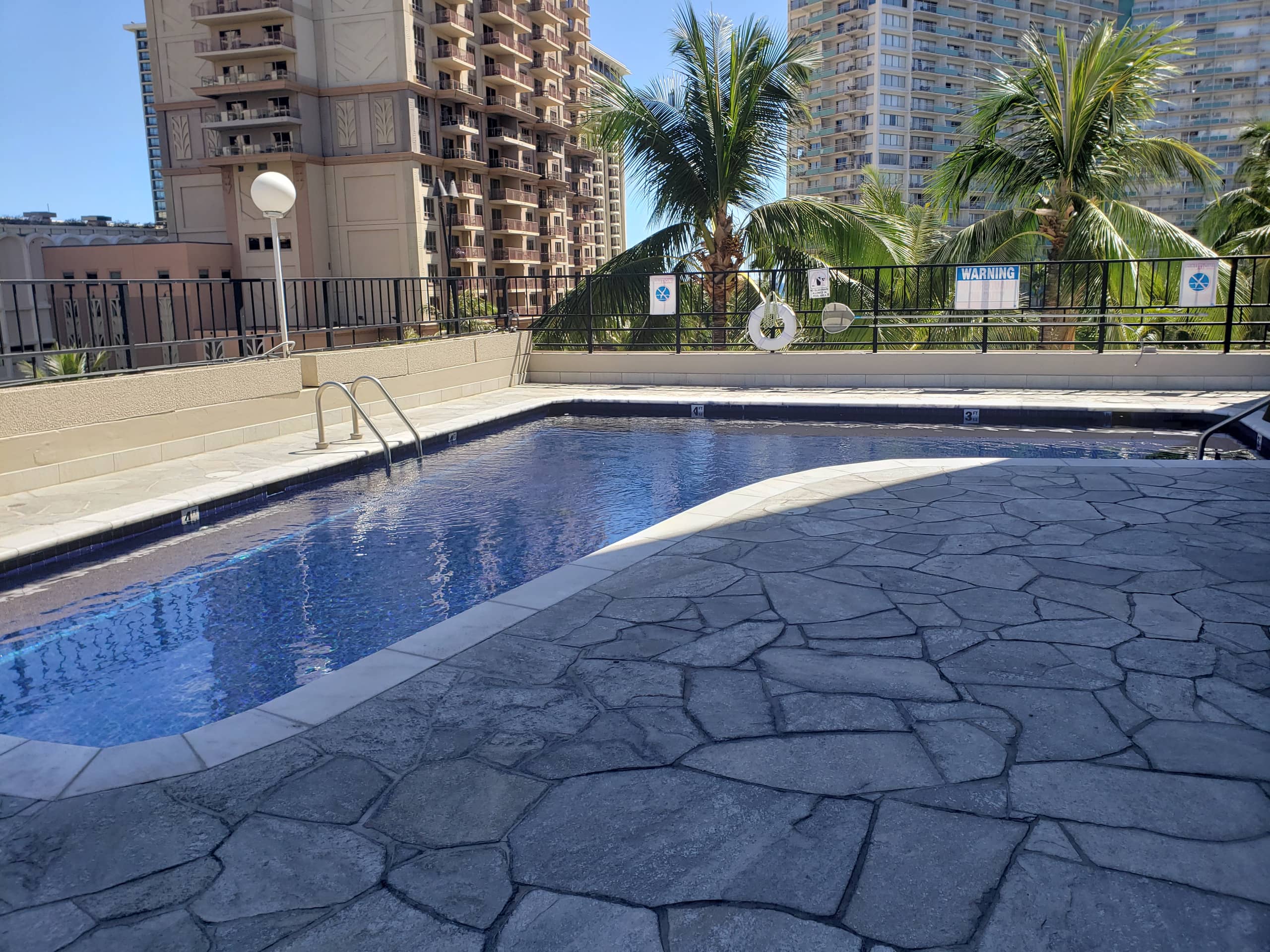 Condo in Honolulu · ★4.76 · Studio · 2 beds · 1 bath - Image 7