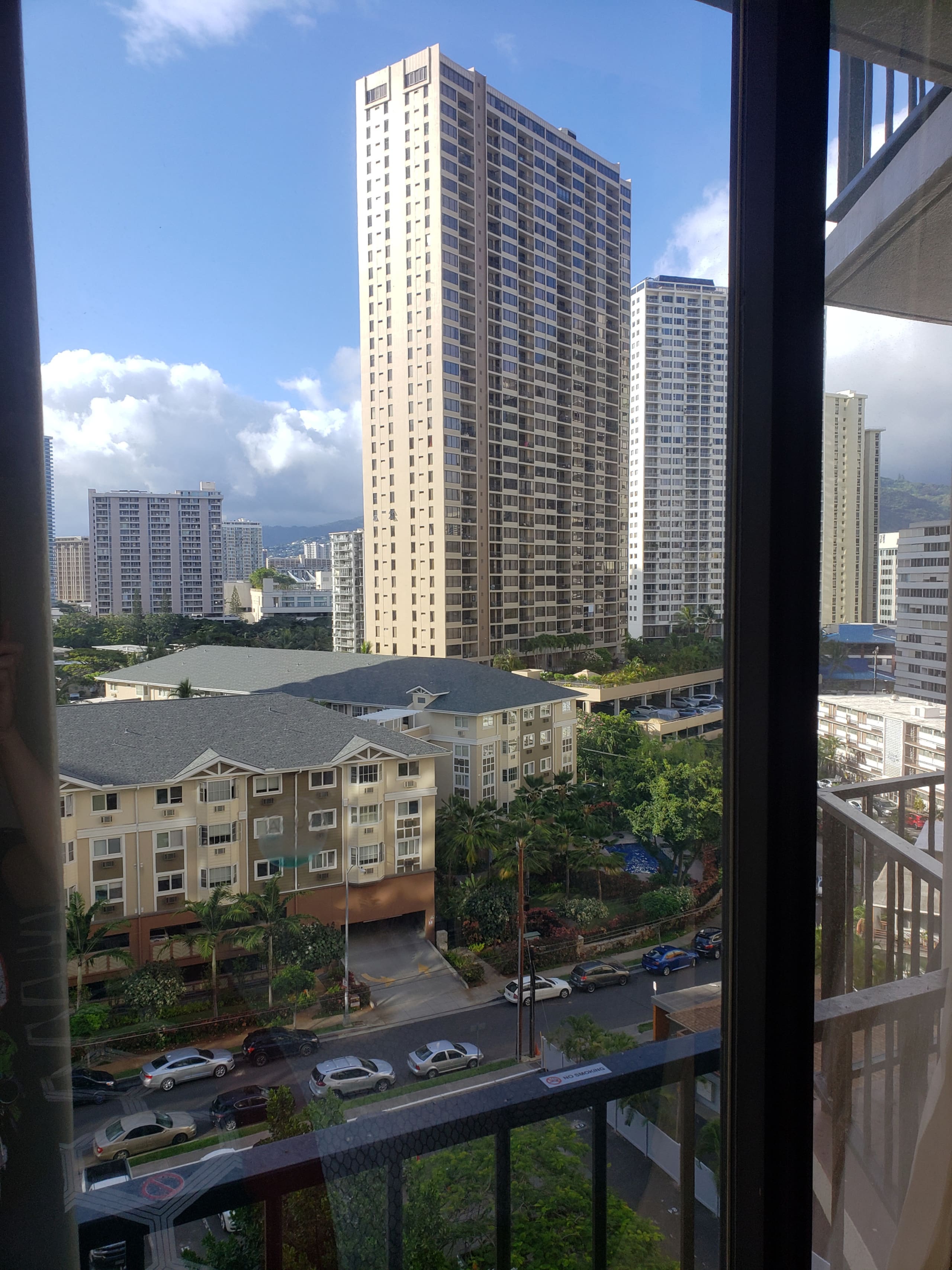 Condo in Honolulu · ★4.76 · Studio · 2 beds · 1 bath - Image 11