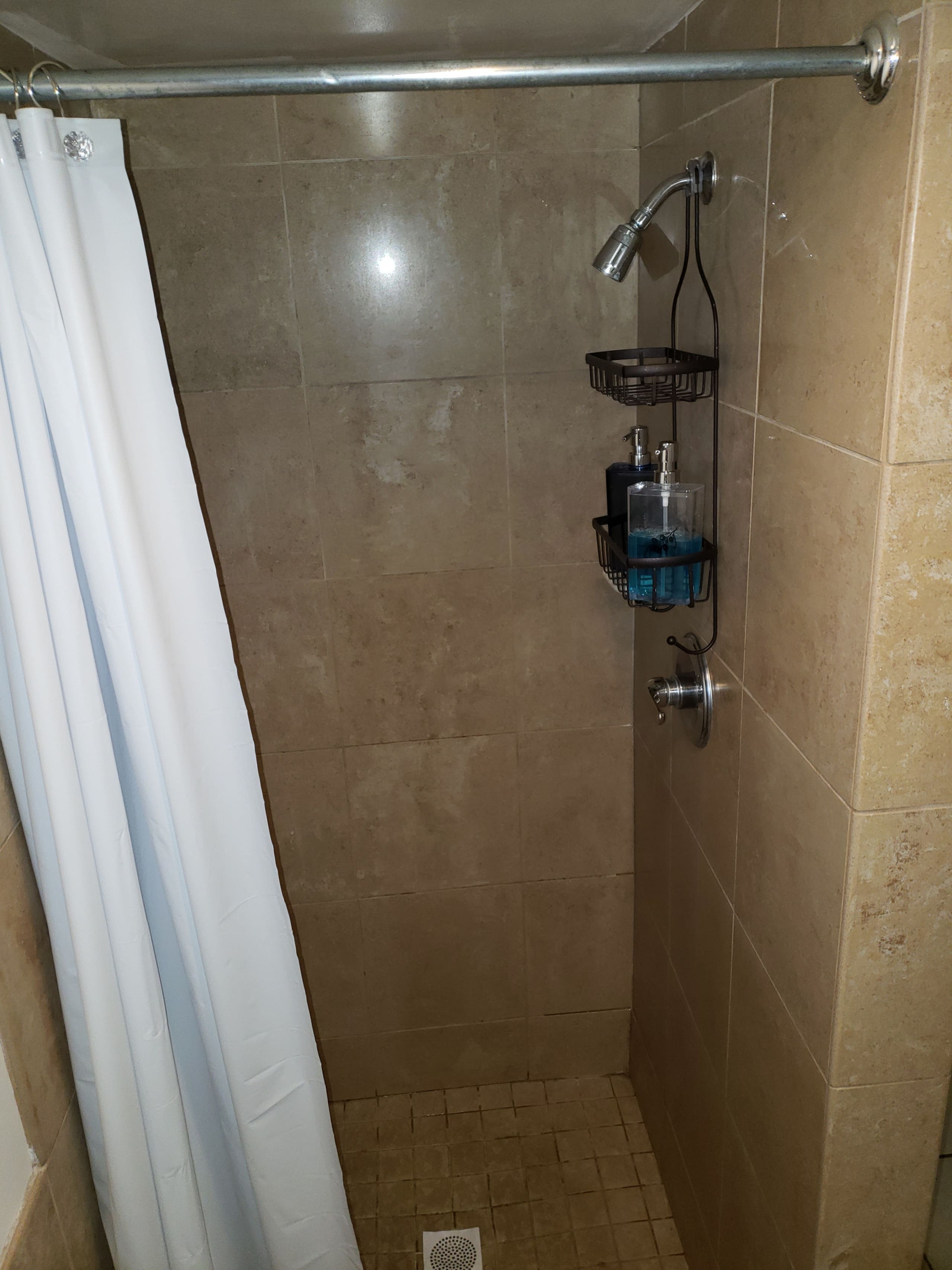 Condo in Honolulu · ★4.76 · Studio · 2 beds · 1 bath - Image 4