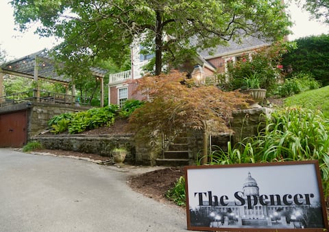 Frankfort’s Capitol view cottage