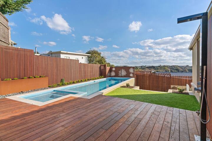 Perfection Village Bay gallery image 2