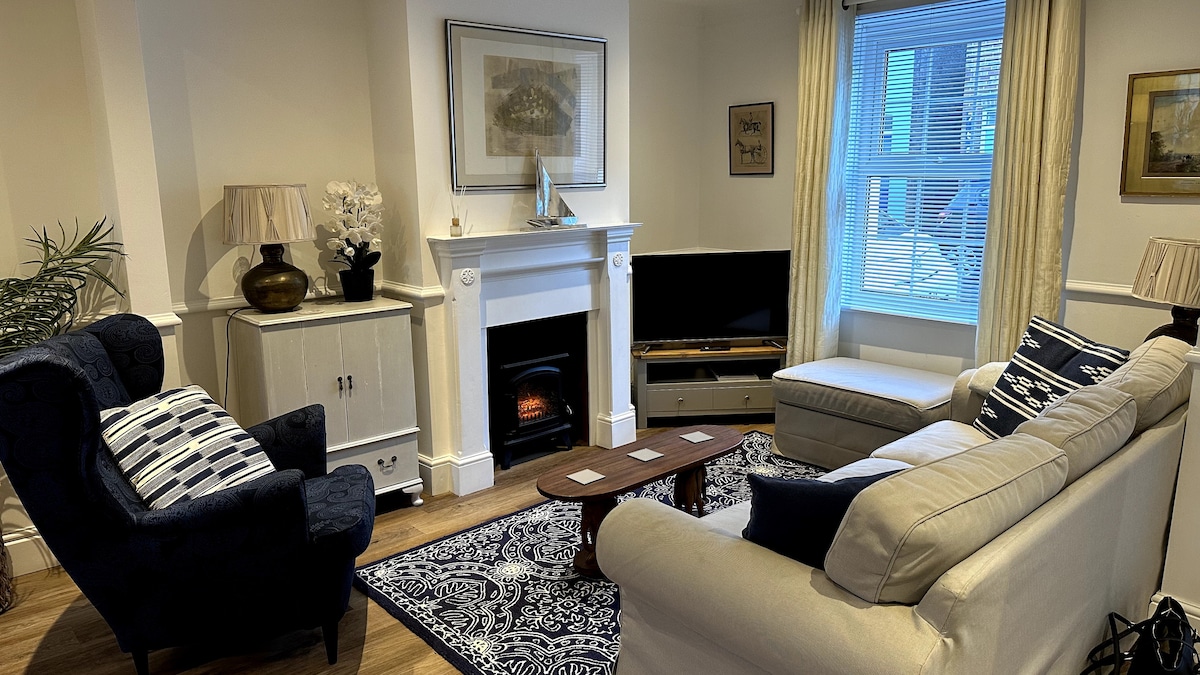 Top Airbnb: Great Location, Anchor Cottage near Poole quayside a Studland