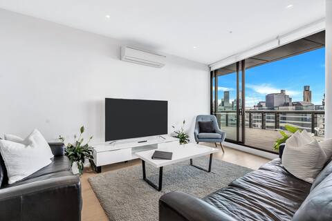 Platinum Sub Penthouse with Breath-taking Views