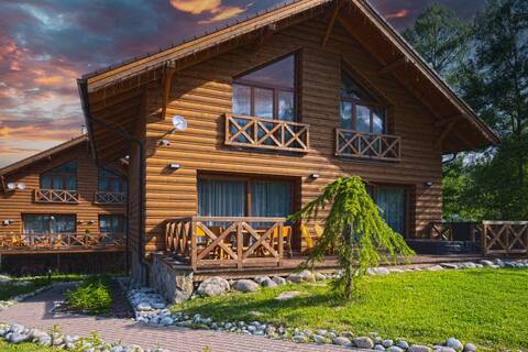 Luxurious chalet with a private jacuzzi