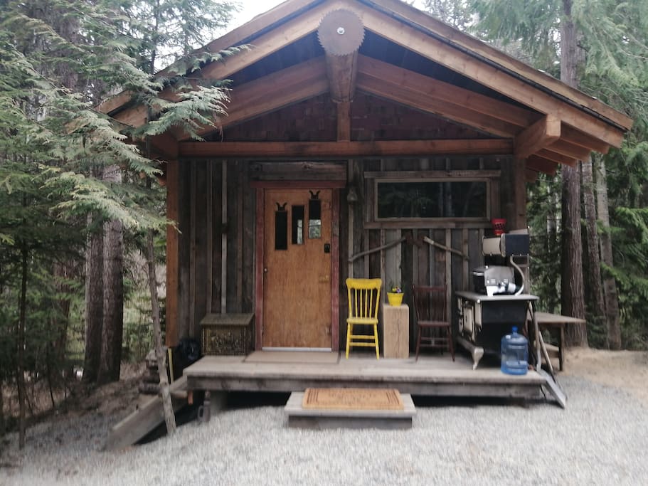 Rudy's Rustic Cabin Cabins for Rent in ThompsonNicola P, British
