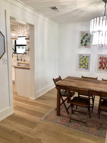 Lap Pool, 1+ Acre, 4 Bedroom Oasis in S. Austin gallery image 5