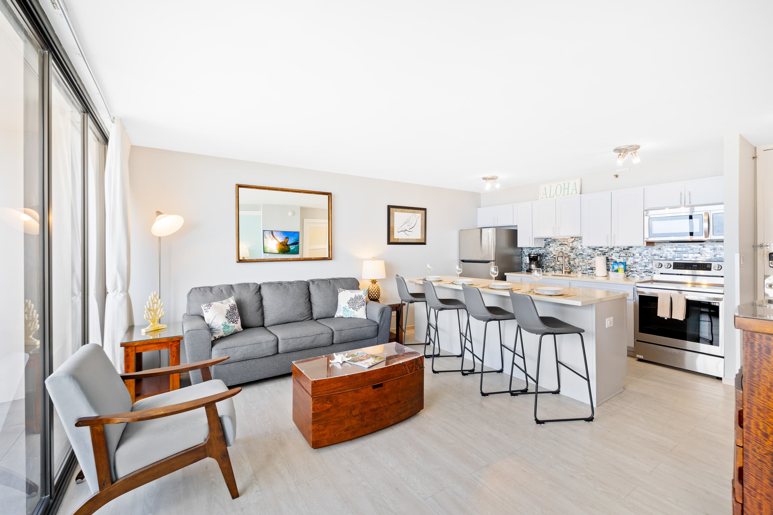 Condo in Honolulu · ★4.91 · 1 bedroom · 2 beds · 1 private bath - Image 6