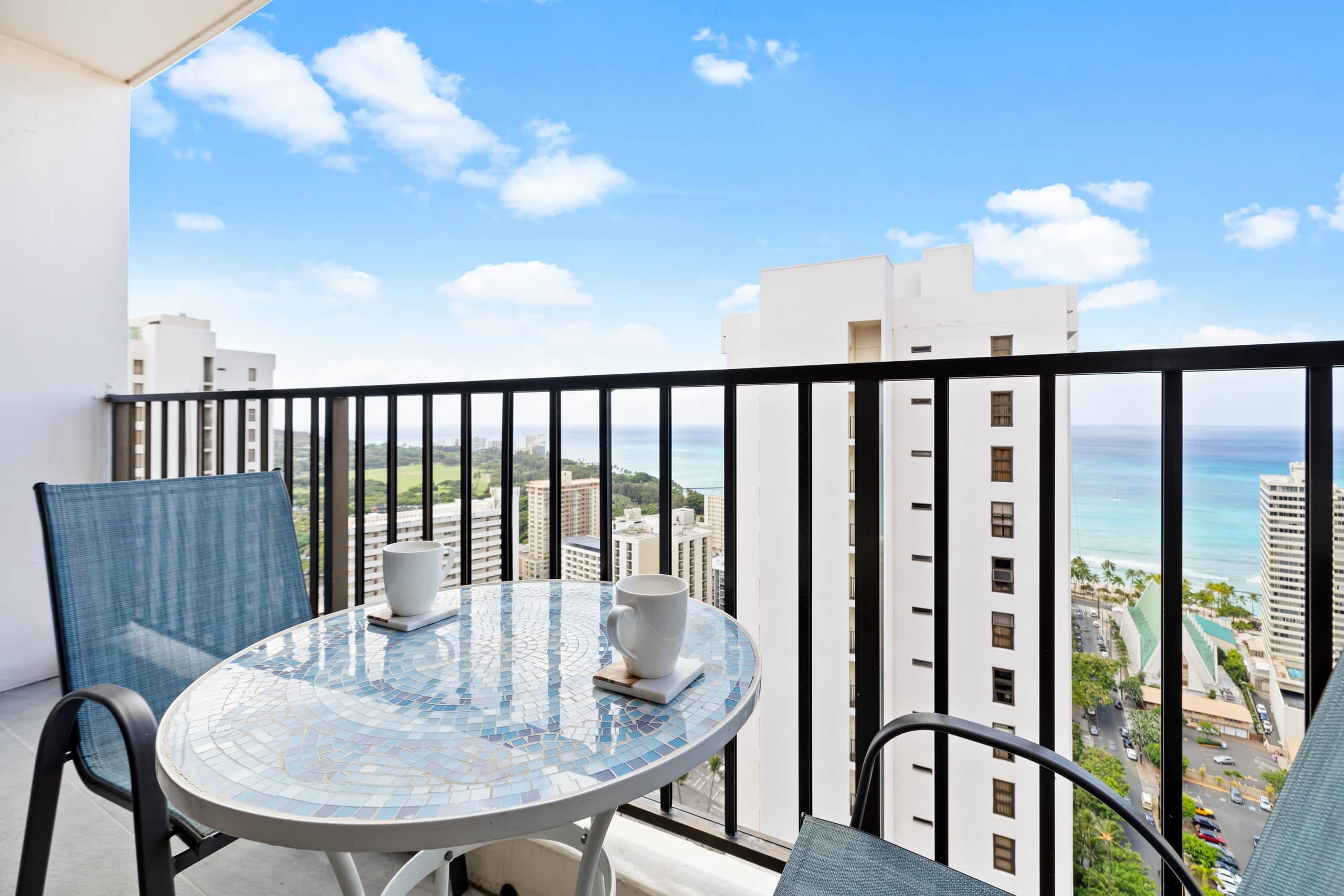 Condo in Honolulu · ★4.91 · 1 bedroom · 2 beds · 1 private bath - Image 29