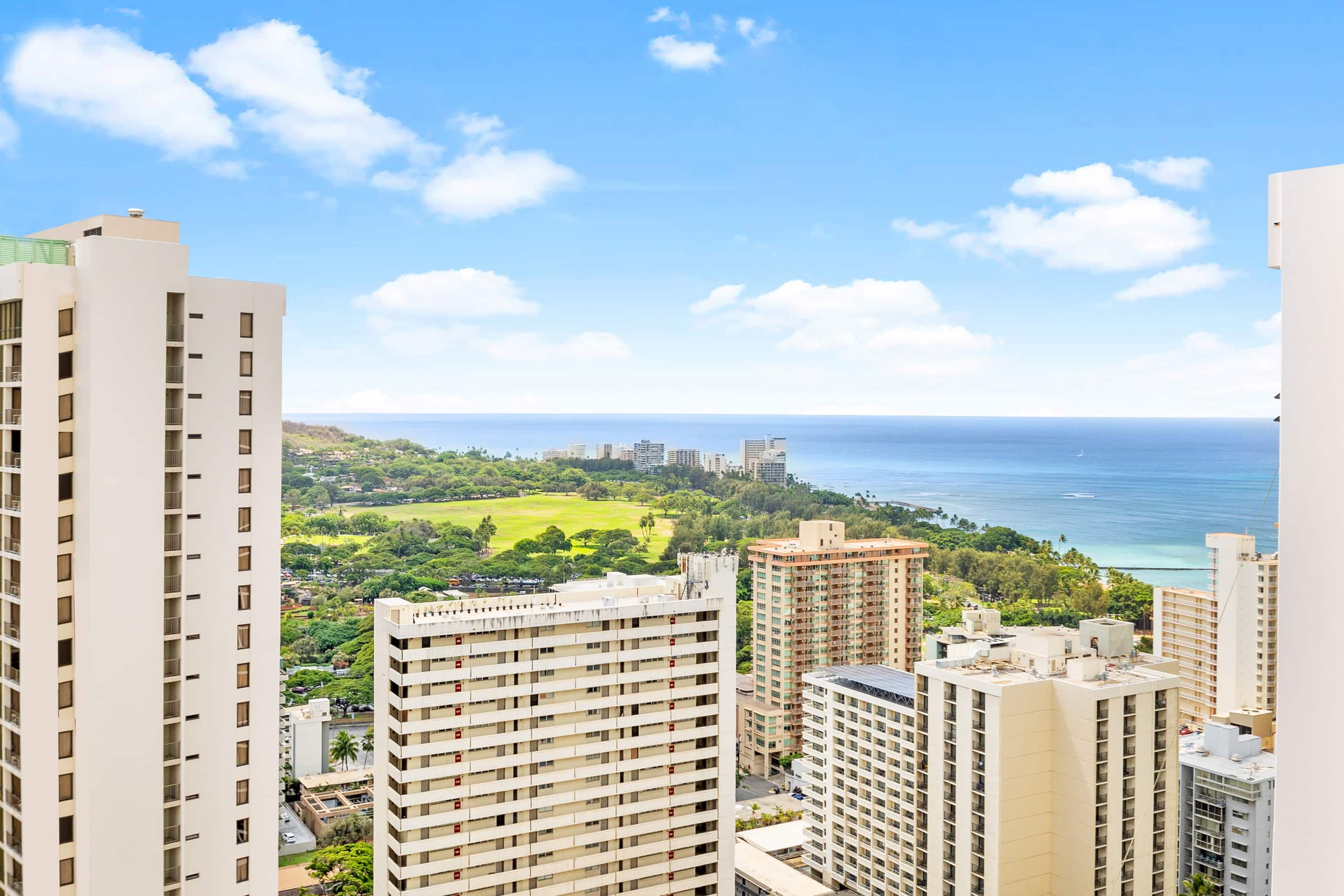 Condo in Honolulu · ★4.91 · 1 bedroom · 2 beds · 1 private bath - Image 34