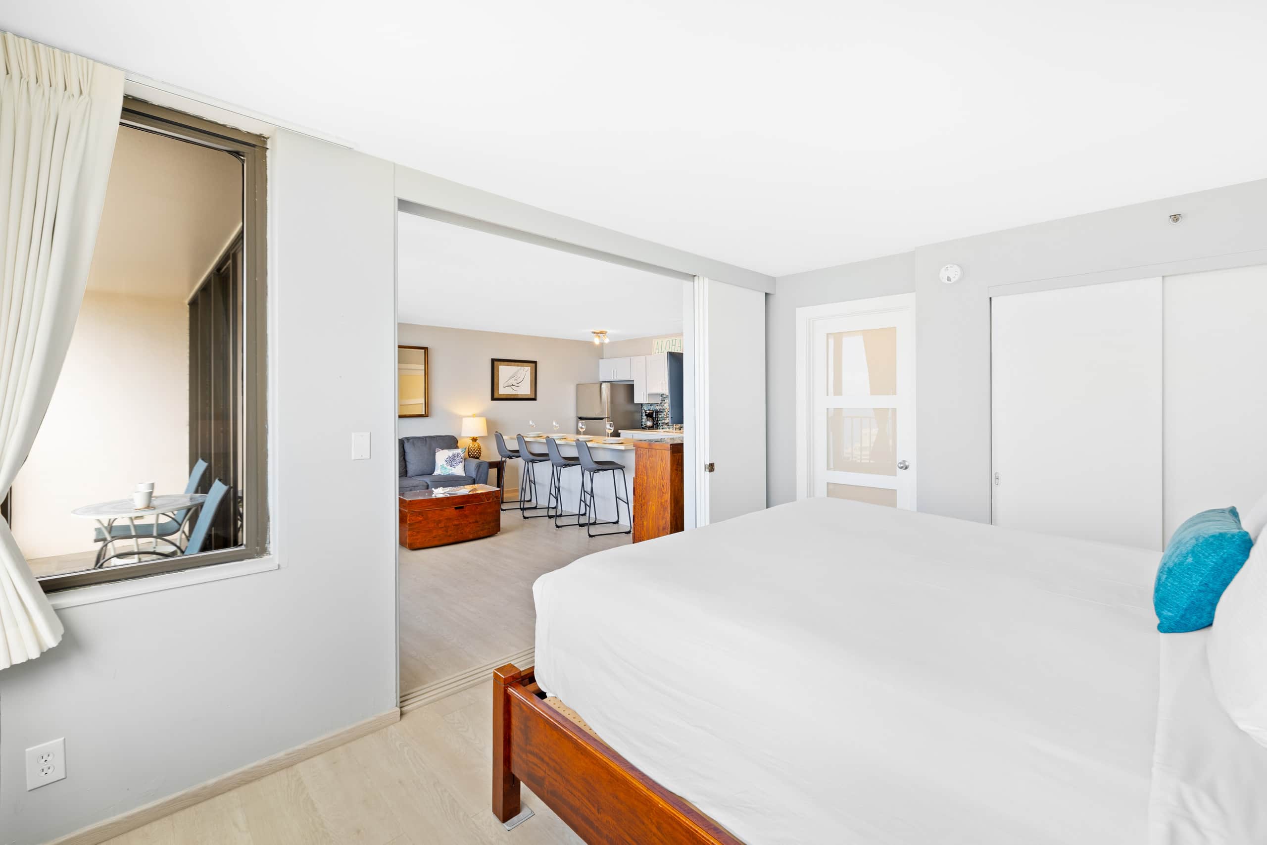Condo in Honolulu · ★4.91 · 1 bedroom · 2 beds · 1 private bath - Image 24