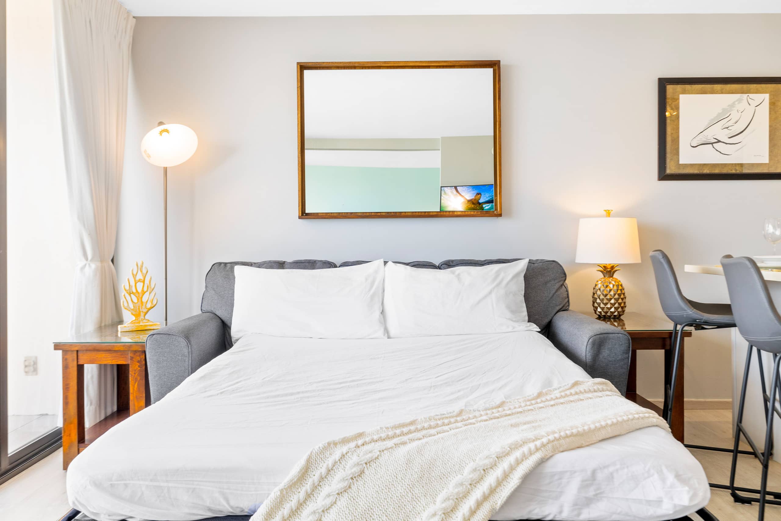 Condo in Honolulu · ★4.91 · 1 bedroom · 2 beds · 1 private bath - Image 1