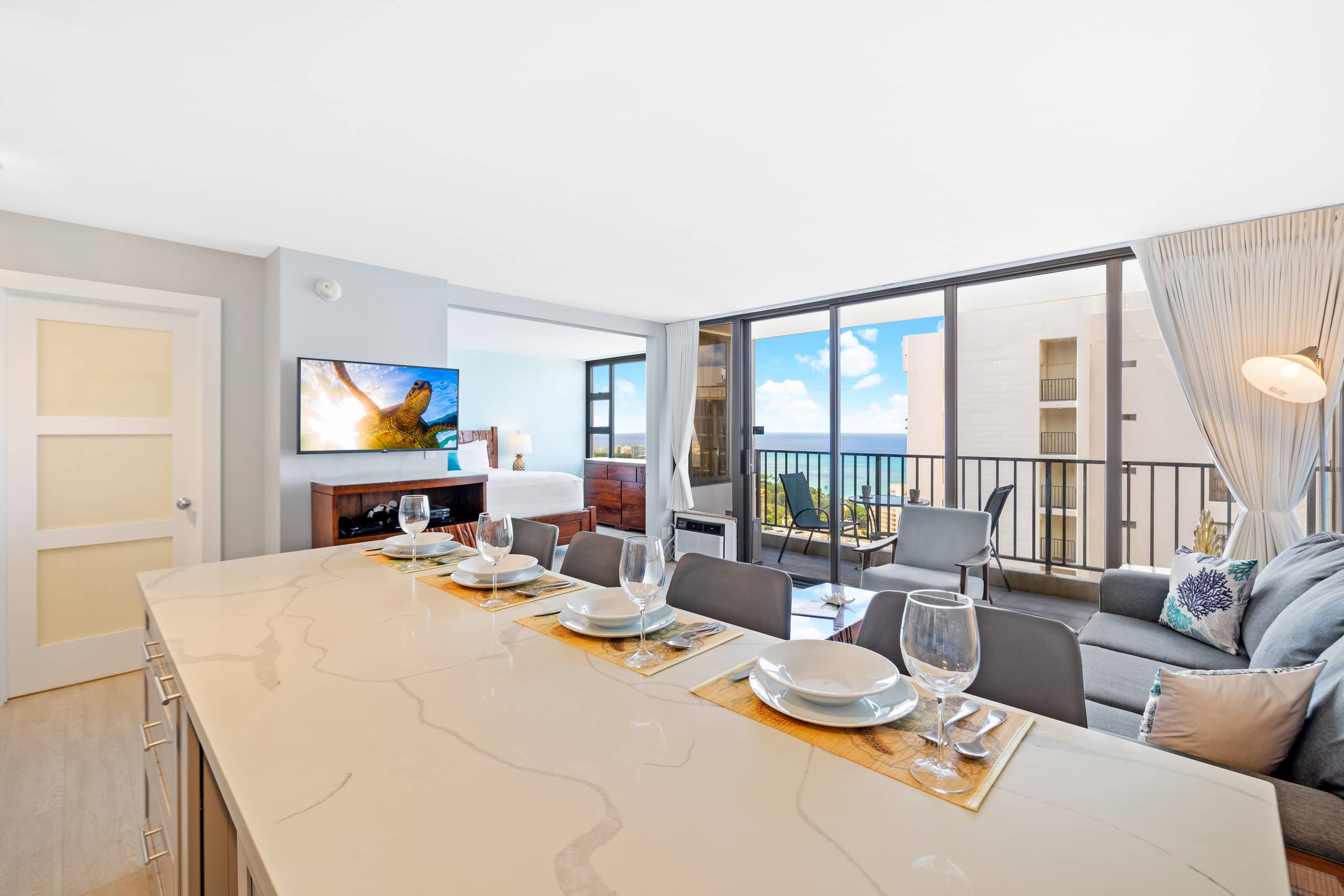 Condo in Honolulu · ★4.91 · 1 bedroom · 2 beds · 1 private bath - Image 13