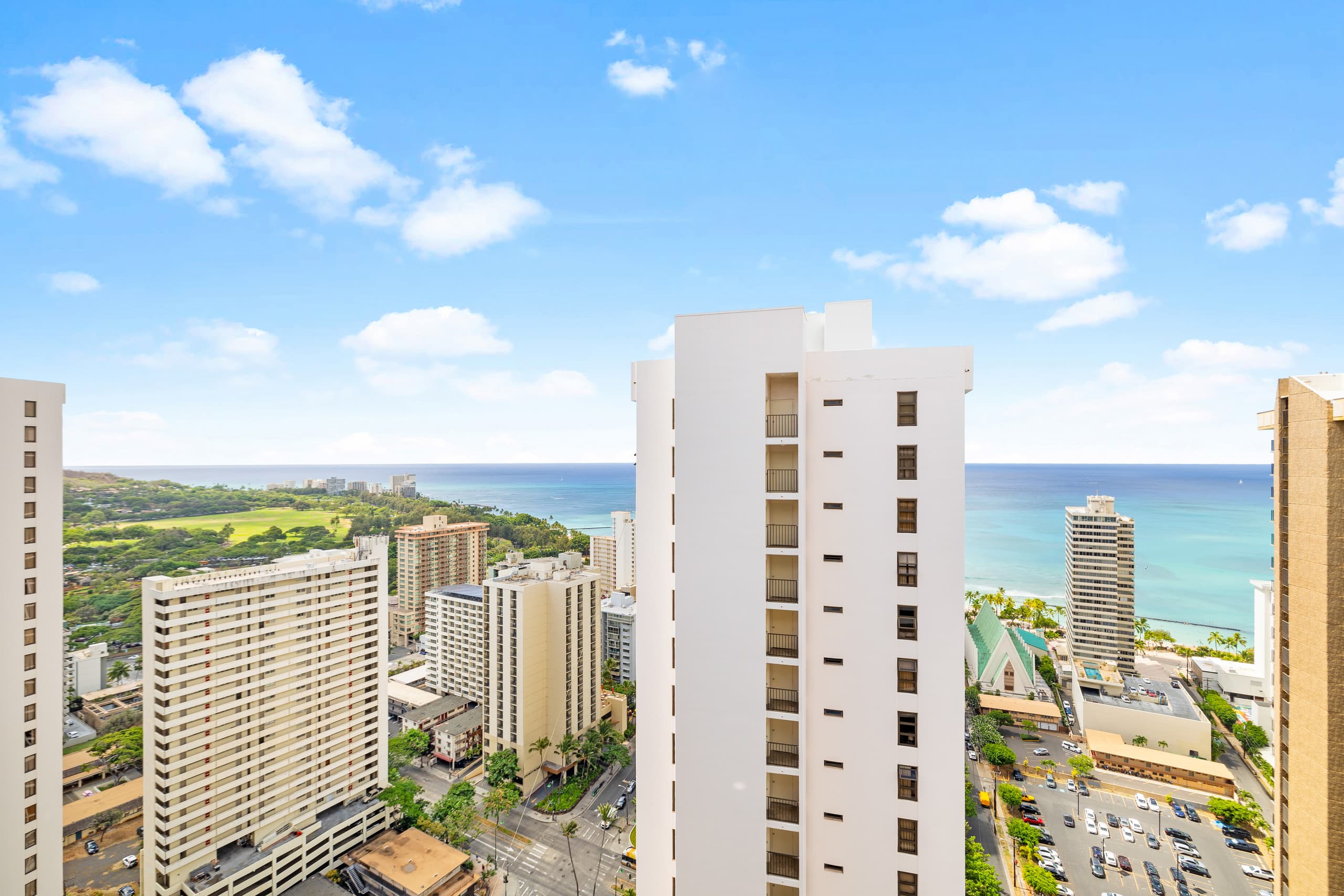 Condo in Honolulu · ★4.91 · 1 bedroom · 2 beds · 1 private bath - Image 33