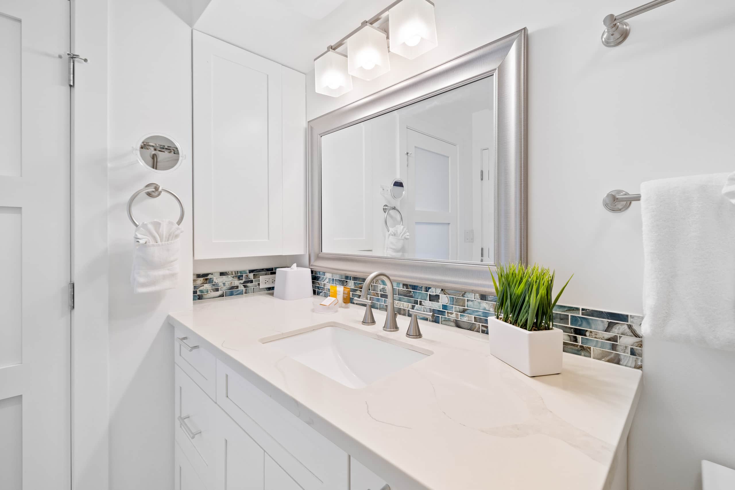 Condo in Honolulu · ★4.91 · 1 bedroom · 2 beds · 1 private bath - Image 27