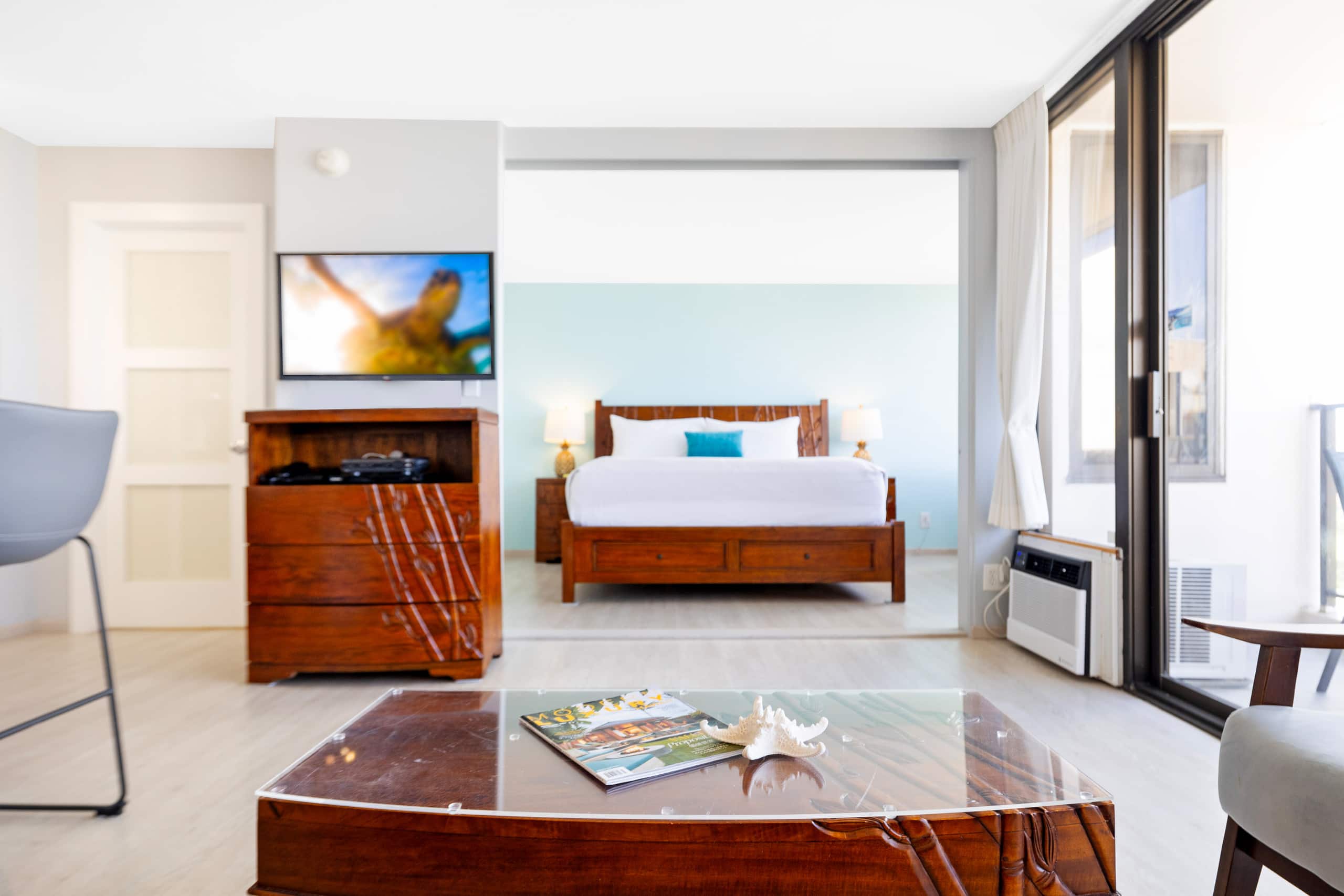 Condo in Honolulu · ★4.91 · 1 bedroom · 2 beds · 1 private bath - Image 10