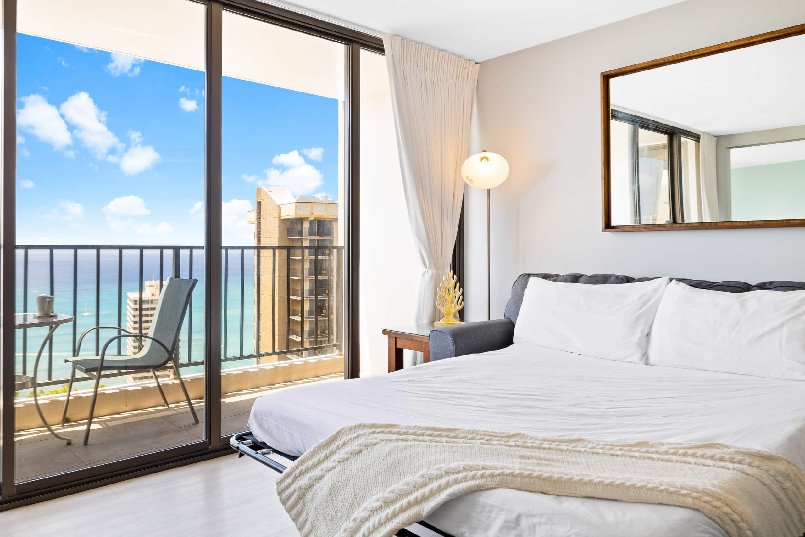 Condo in Honolulu · ★4.91 · 1 bedroom · 2 beds · 1 private bath - Image 9