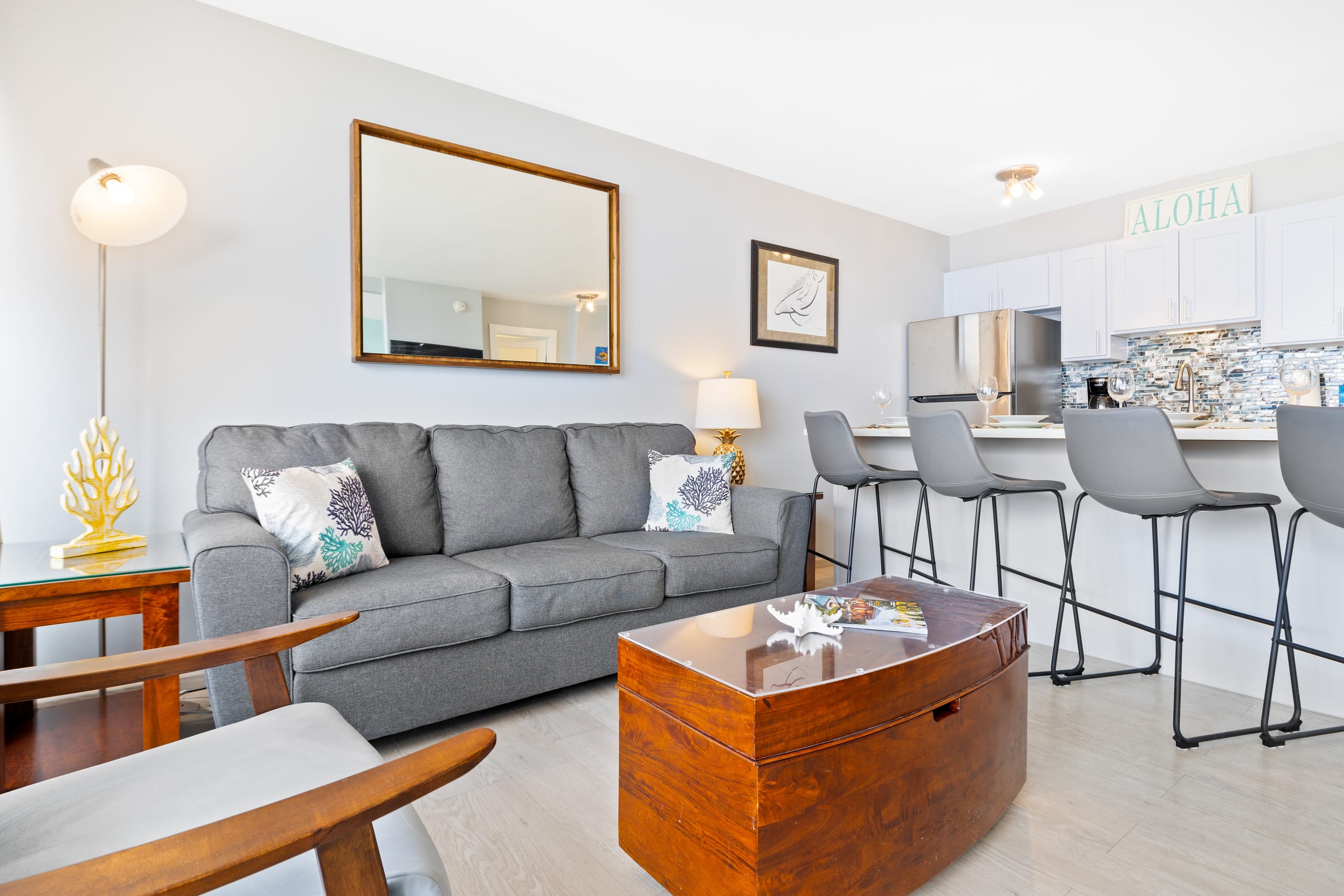 Condo in Honolulu · ★4.91 · 1 bedroom · 2 beds · 1 private bath - Image 7