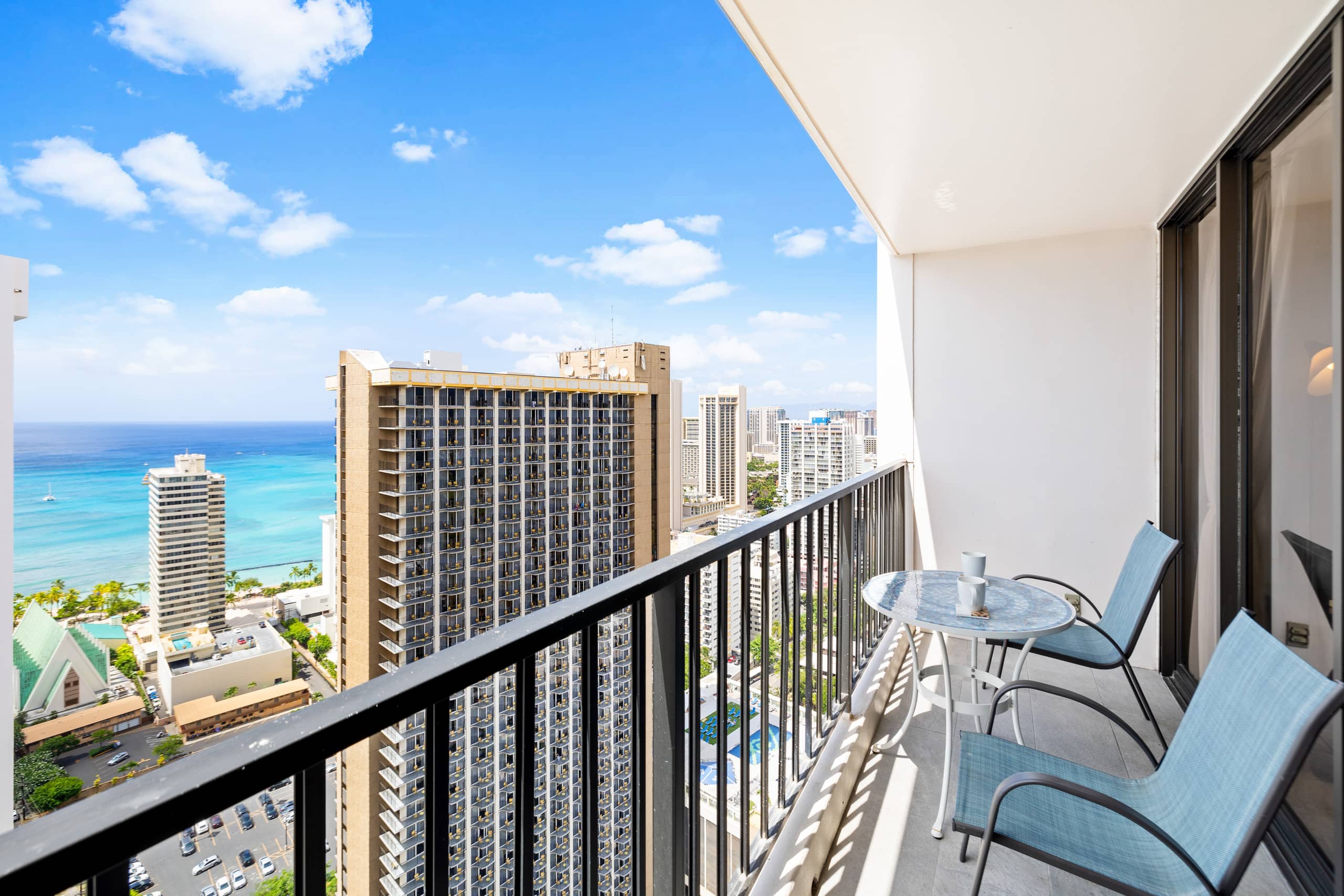 Condo in Honolulu · ★4.91 · 1 bedroom · 2 beds · 1 private bath - Image 32