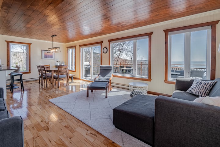 Hôtel à La Maison - Le Chalet Bleu, Fleuve Et Spa - Charlevoix