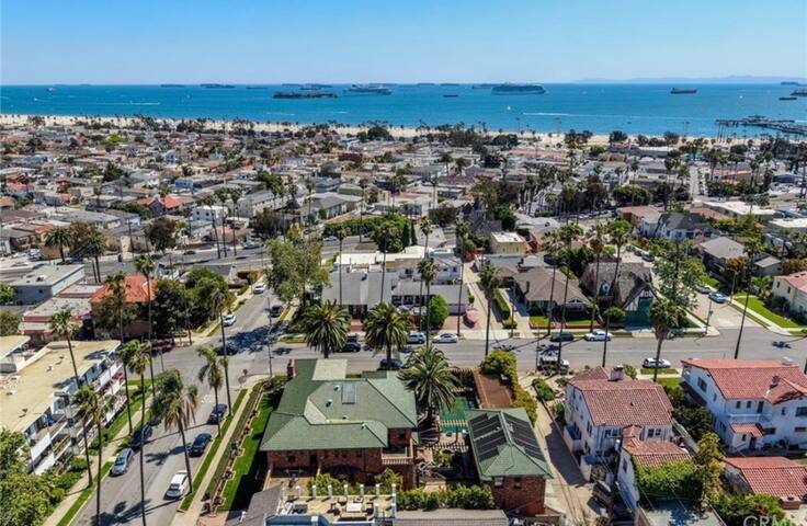 The Bixby Mansion by the Beach w/Pool & Hot Tub gallery image 5